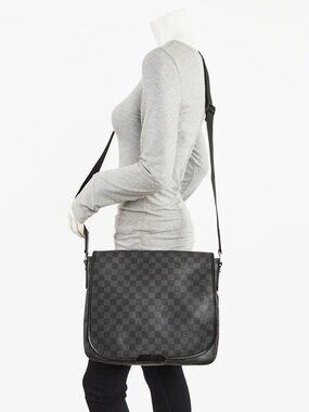 Louis Vuitton Damier Graphite Canvas Daniel MM Messenger Bag